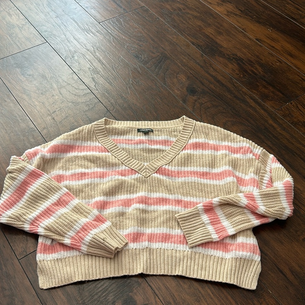 Cute v-neck fall cropped sweater